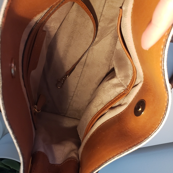 Michael Kors Bag - Picture 3 of 8